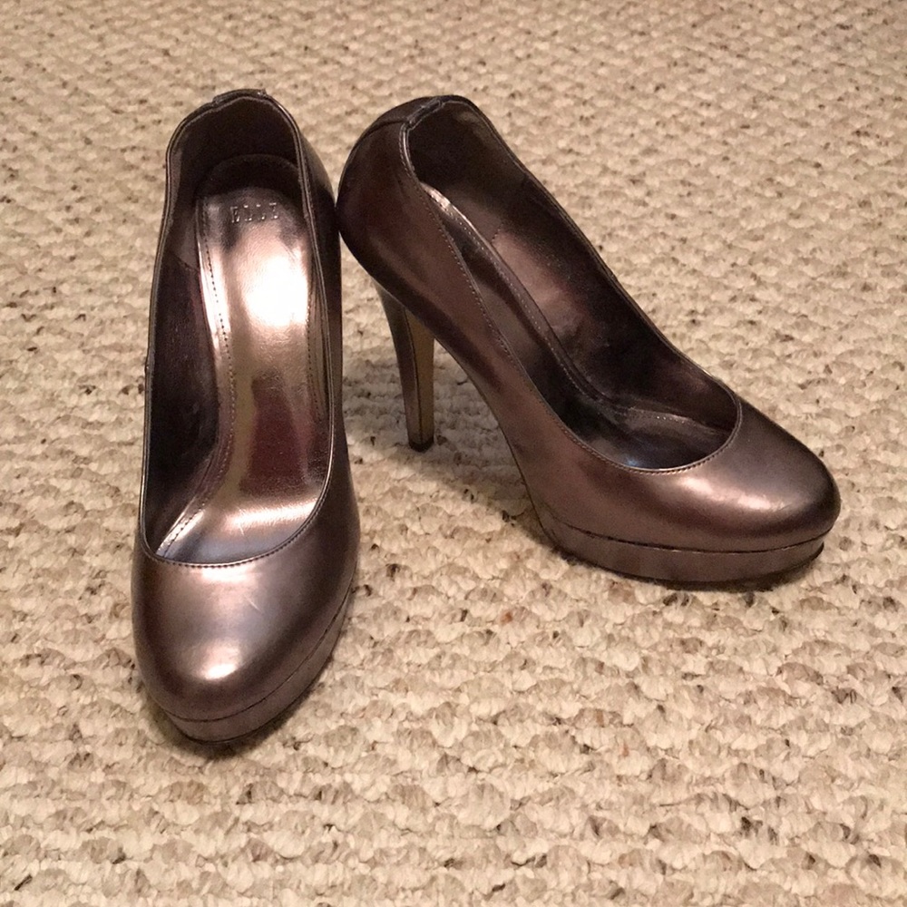 Elle copper heels